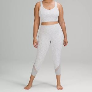 NWT Wunder Under HR Crop 23” Sclp hem